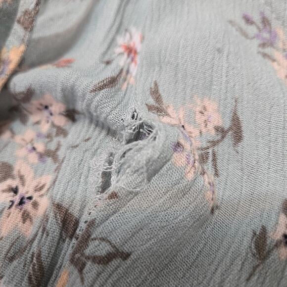 Camellia Women's Lite Blue Floral Romper Smocked Back V-neck Button Front Size M - Picture 7 of 11